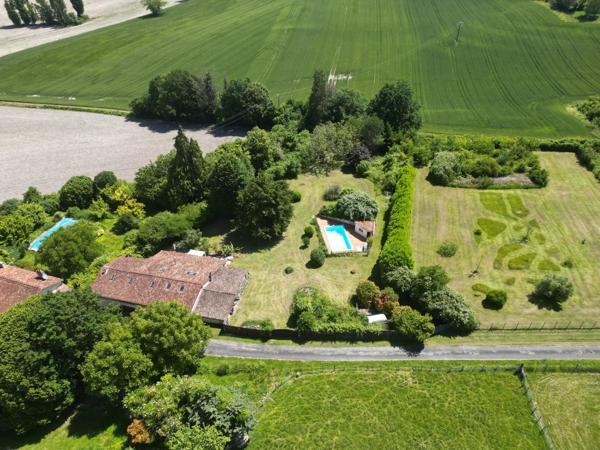 Maison de 3 chambres avec grand jardin et piscine