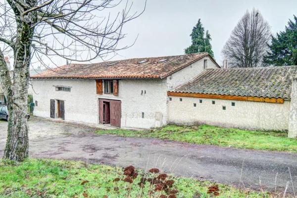 Maison de 3 chambres avec grand jardin et piscine