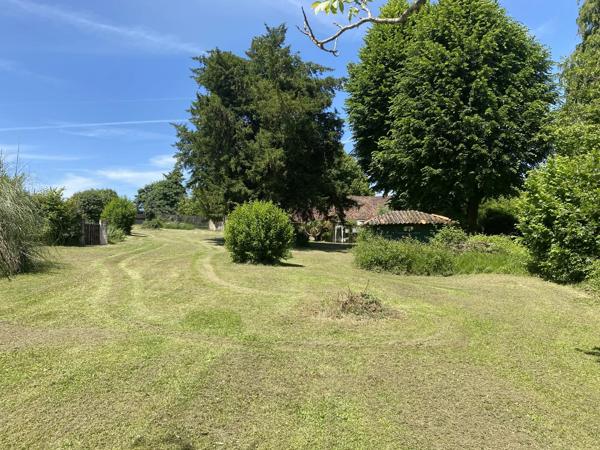 Maison de 3 chambres avec grand jardin et piscine