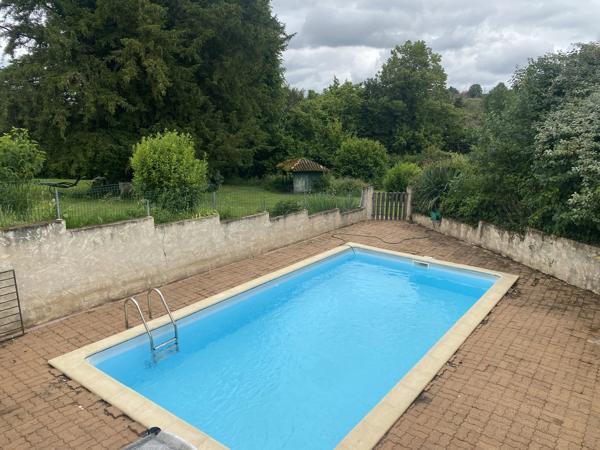 Maison de 3 chambres avec grand jardin et piscine