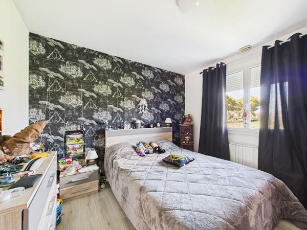 Maison 6 pièces - Terrain -1 430 m² - Piscine - Saint-Jean-de-Muzols