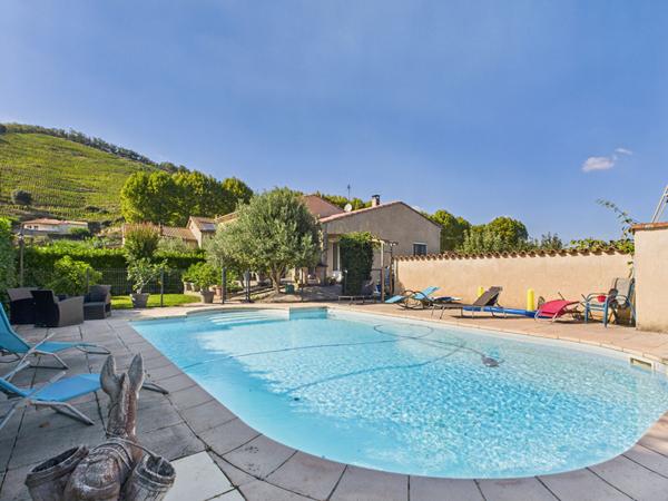 Maison 6 pièces - Terrain -1 430 m² - Piscine - Saint-Jean-de-Muzols
