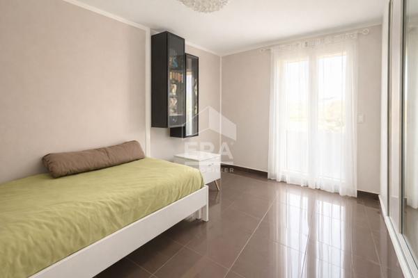 Maison plain-pied entièrement rénovée ? Piscine ? Bureau indépendant ? Sans vis-à-vis