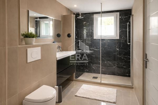 Maison plain-pied entièrement rénovée ? Piscine ? Bureau indépendant ? Sans vis-à-vis