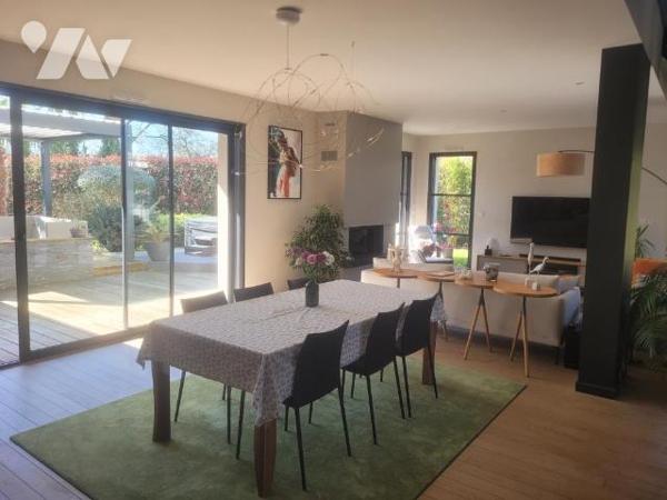 CHANGE - PAVILLON CONTEMPORAIN