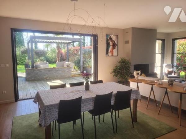 CHANGE - PAVILLON CONTEMPORAIN