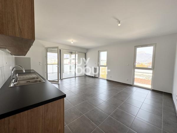 Appartement à louer de 3 pièces de 69.49 m² RÉF 503