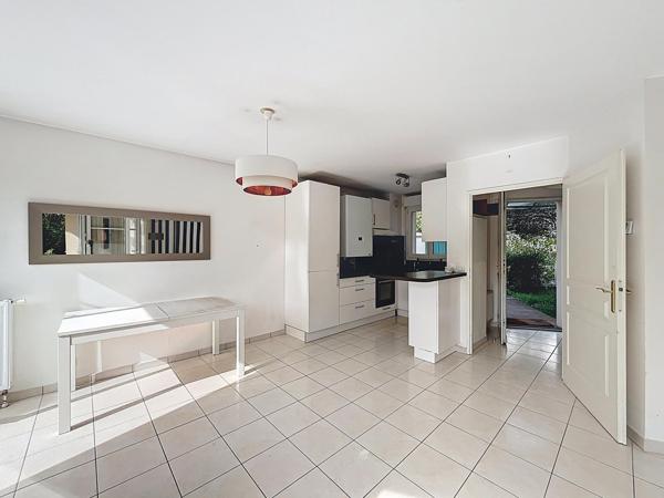 Appartement 3 chambres avec jardin et parking