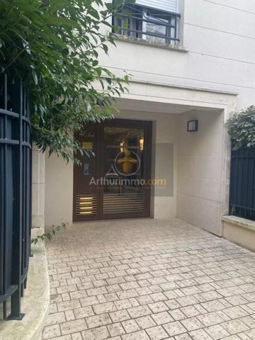 Location                                                      Appartement
                        
                     1 pièces                                         à Brie-Comte-Robert