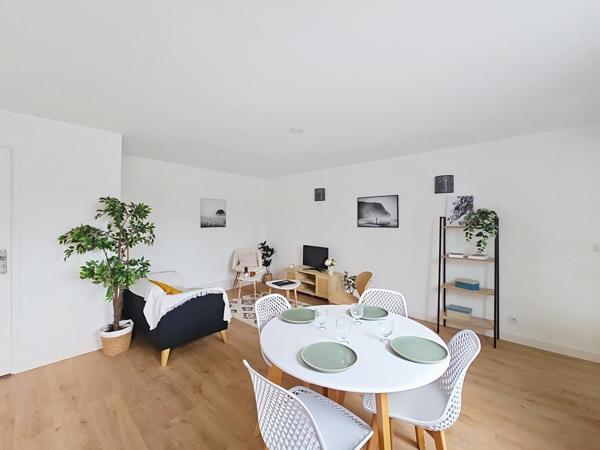 Jolie maison de quatre chambres dont une suite parentale au rez-de-chaussée