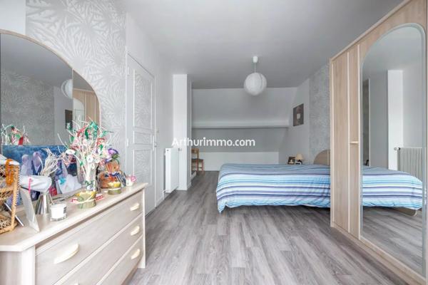 Vente                                                      Maison
                        
                     7 pièces                      130 m2                     à Sucy-en-Brie