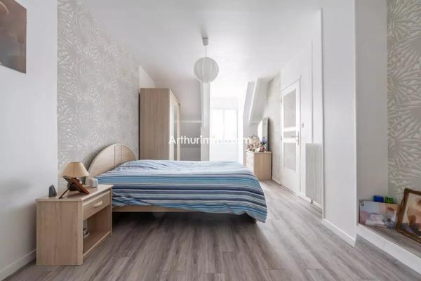 Vente                                                      Maison
                        
                     7 pièces                      130 m2                     à Sucy-en-Brie