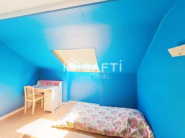 DANS QUARTIER TRÈS PRISÉ DE LA BAULE, MAISON SUR TROIS ÉTAGES AVEC 6 CHAMBRES, UN GRAND SOUS-SOL AVEC GARAGE ET CAVE