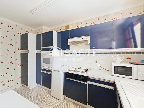 DANS QUARTIER TRÈS PRISÉ DE LA BAULE, MAISON SUR TROIS ÉTAGES AVEC 6 CHAMBRES, UN GRAND SOUS-SOL AVEC GARAGE ET CAVE