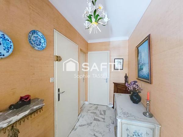 DANS QUARTIER TRÈS PRISÉ DE LA BAULE, MAISON SUR TROIS ÉTAGES AVEC 6 CHAMBRES, UN GRAND SOUS-SOL AVEC GARAGE ET CAVE