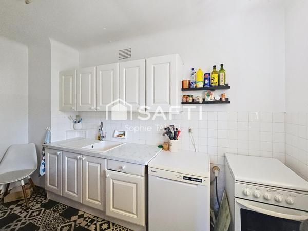 DANS QUARTIER TRÈS PRISÉ DE LA BAULE, MAISON SUR TROIS ÉTAGES AVEC 6 CHAMBRES, UN GRAND SOUS-SOL AVEC GARAGE ET CAVE