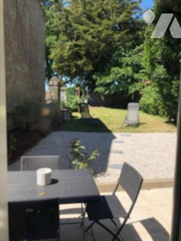 EXCLUSIVITE - SAINT-FULGENT - Idéalement situé dans le bourg de Saint-Fulgent, découvrez le cha...