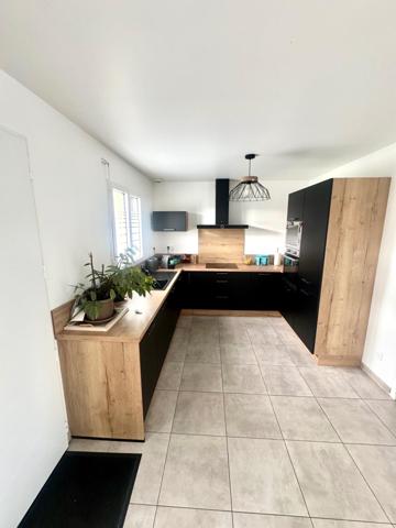 Maison à DOL-DE-BRETAGNE, 35120 - 5 pièces 88m²