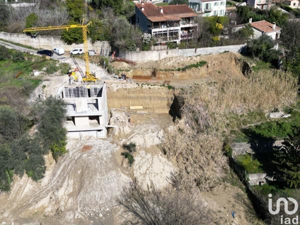 Maison 4 pièces de 101 m² à Tourrette-Levens (06690)