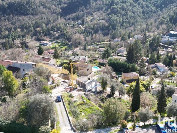 Maison 4 pièces de 101 m² à Tourrette-Levens (06690)