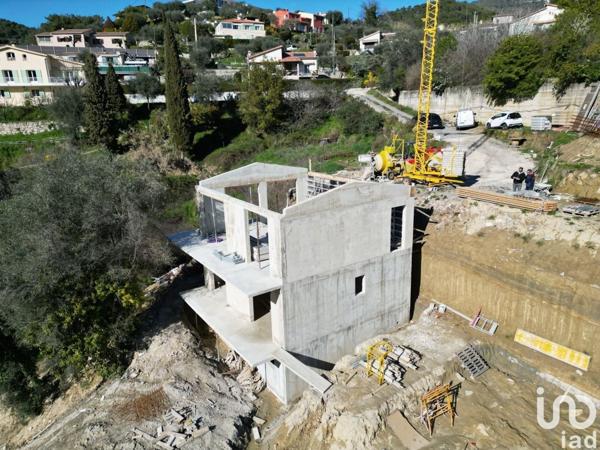 Maison 4 pièces de 101 m² à Tourrette-Levens (06690)