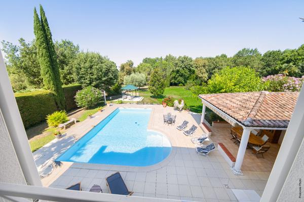 Villa d'exeption , Golf de Seilh, sur terrain arboré, piscine.