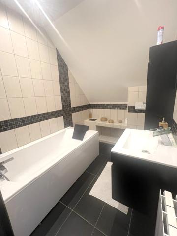 Maison à vendre 7 pièces avec jardin et piscine sur les Côteaux d'Argenteuil (95)