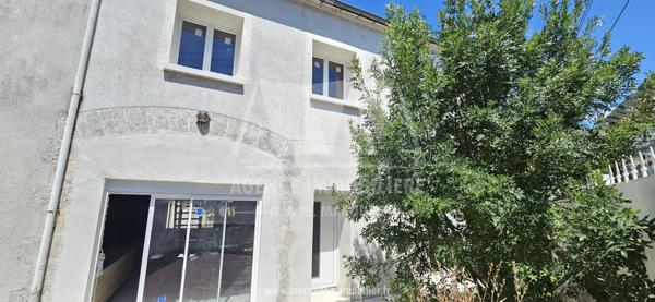 BATIMENT ANCIEN EN COURS DE RENOVATION - RUELLE SUR TOUVRE