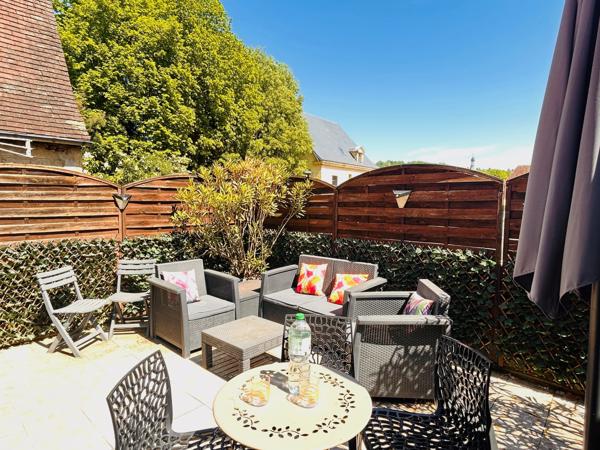 Maison en pierre avec 3 chambres en suite et terrasse, à 2 minutes du centre historique de Sarlat