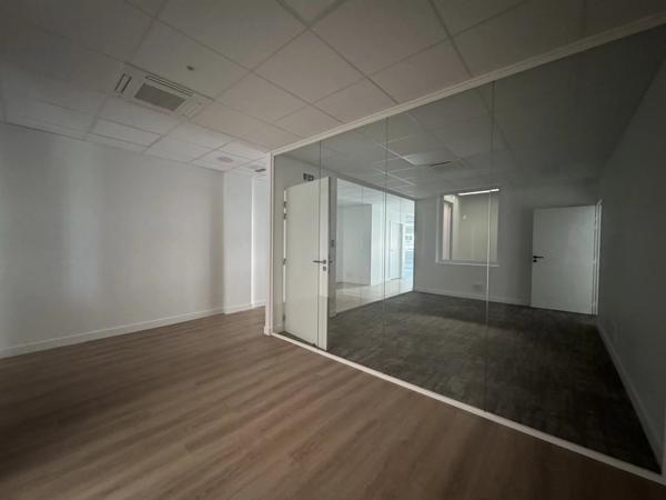 Bureaux à vendre à Argonay – 182 m² lumineux avec 8 stationnements
