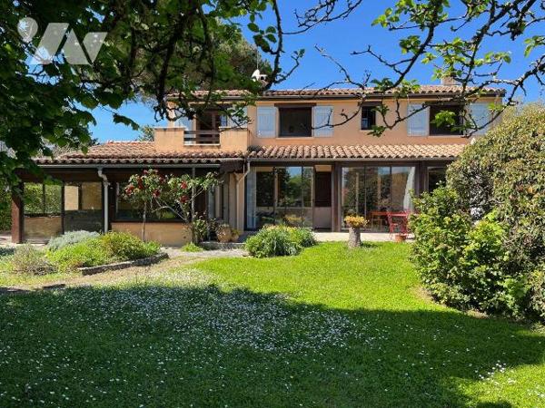 Auzeville Tolosane, vente d'une villa T5/6 en nue propriété avec réserve d'usufruit.
Dans un q...