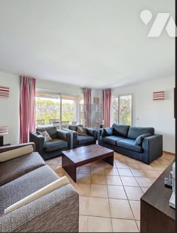 GOLF DE ROQUEBRUNE-SUR-ARGENS – VILLA VUE GOLF DANS RÉSIDENCE SÉCURISÉE AVEC PISCINE