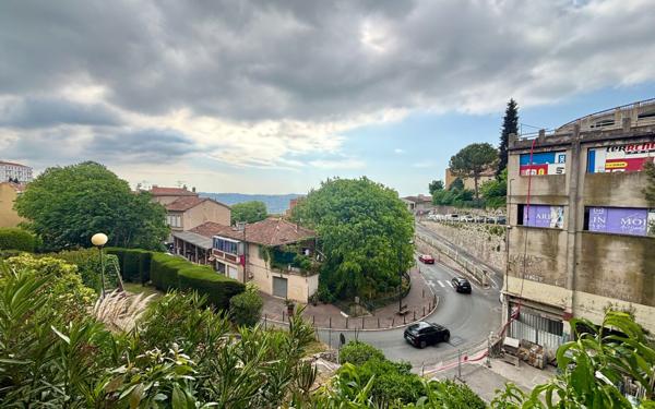 Appartement à vendre    2 pièces • 50 m2 Grasse