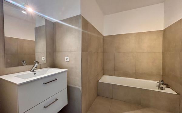 Appartement à vendre    2 pièces • 50 m2 Grasse