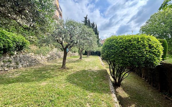 Appartement à vendre    2 pièces • 50 m2 Grasse