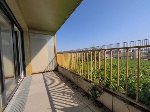 Appartement 3 pièces avec terrasse ? Au coeur de la vie romainvilloise (ZAC de l'Horloge)