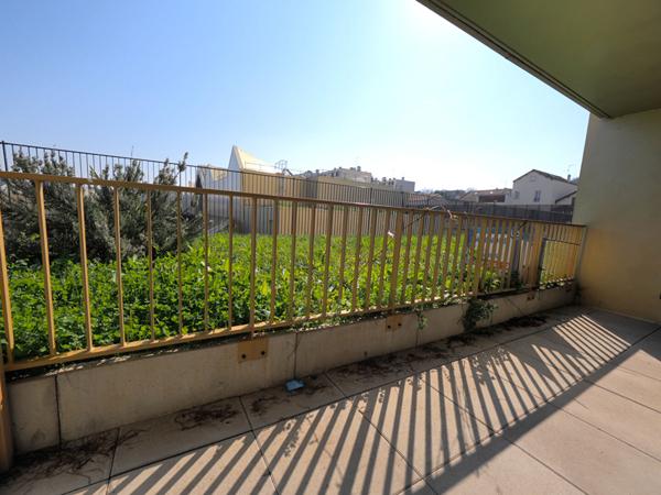Appartement 3 pièces avec terrasse ? Au coeur de la vie romainvilloise (ZAC de l'Horloge)
