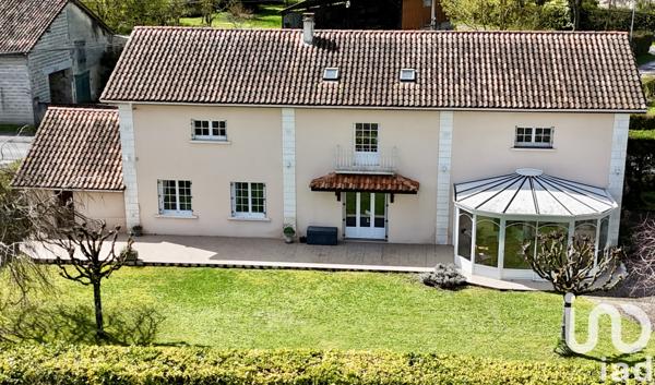 Maison à vendre 9 pièces 229 m² Barbezieux-Saint-Hilaire