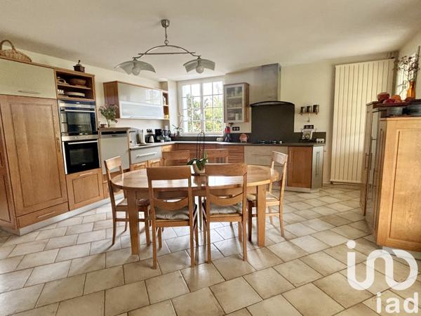 Maison à vendre 9 pièces 229 m² Barbezieux-Saint-Hilaire