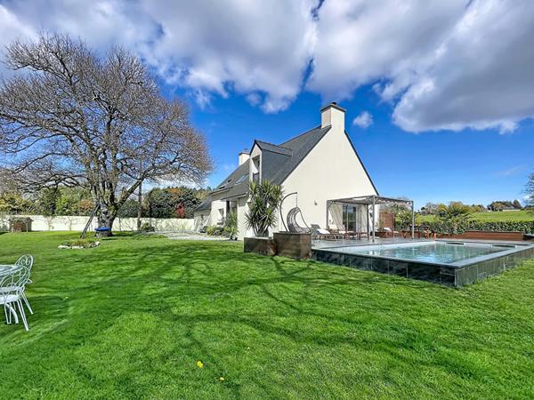 Maison avec piscine - Theix Noyalo - 7 pièces 188 m2