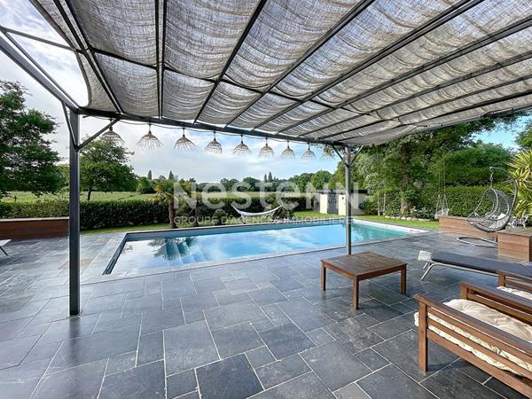 Maison avec piscine - Theix Noyalo - 7 pièces 188 m2