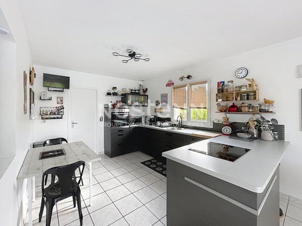 Maison avec piscine - Theix Noyalo - 7 pièces 188 m2