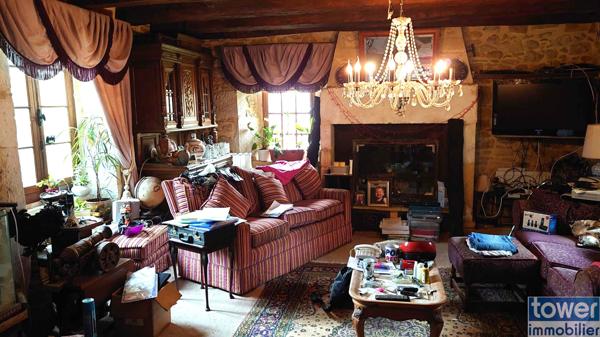 MAISON DE MAITRE 200 m2 ET SA GRANGE EN PIERRE sur terrain 4.85 HA BASSE VALLE DU LOT 46700