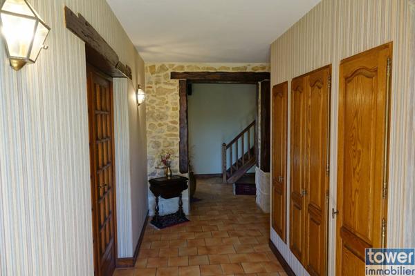 MAISON DE MAITRE 200 m2 ET SA GRANGE EN PIERRE sur terrain 4.85 HA BASSE VALLE DU LOT 46700
