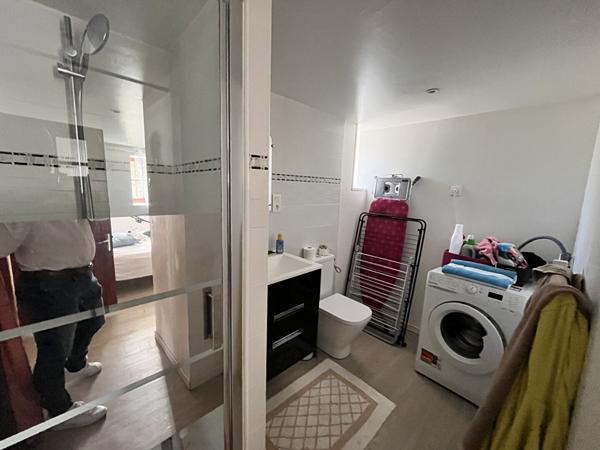 Grande longere renovee avec dependances et piscine a Bouille Courdault