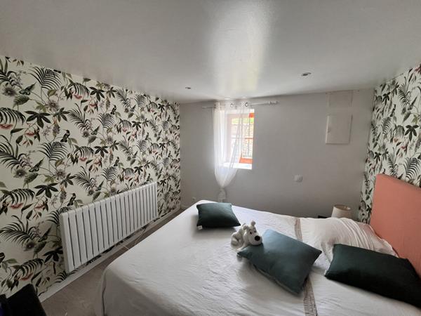 Grande longere renovee avec dependances et piscine a Bouille Courdault