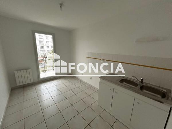 Location Appartement 3 pièces 82.68 m² - 12 BOULEVARD ERNEST DALBY Nantes 44000