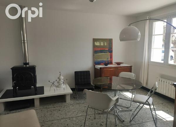 Maison à vendre    6 pièces •  Saint-Just-Luzac