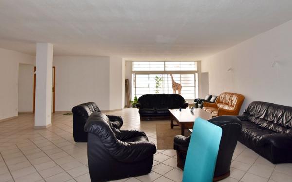 Maison à vendre    5 pièces • 287 m2 Roanne