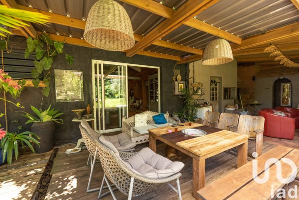 House for sale 6 rooms 200 m² Saint-Denis